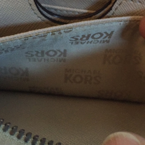 Michael Kors Snake Embossed Wallet - Picture 6 of 7